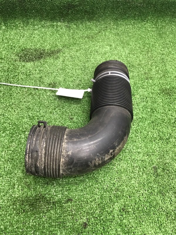 Патрубок впускной системы VOLKSWAGEN Touran 2011 1T3