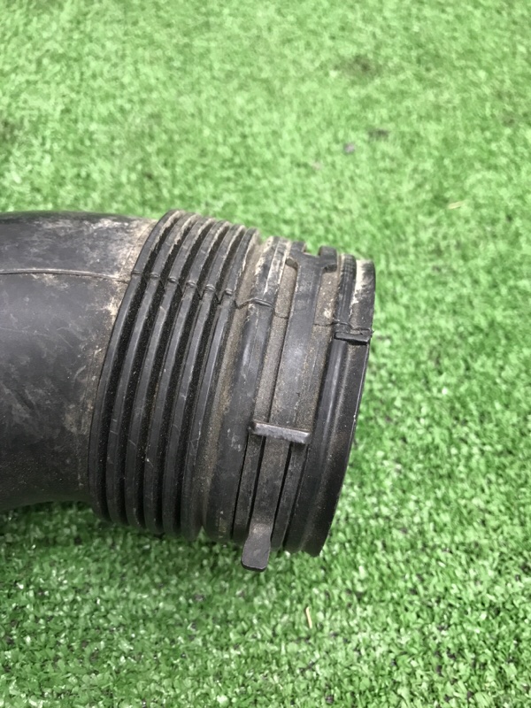 Патрубок впускной системы VOLKSWAGEN Touran 2011 1T3