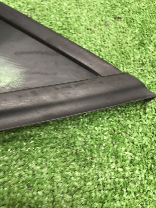 Стекло глухое VOLKSWAGEN Touran 2011 1T3