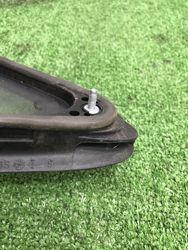 Стекло глухое VOLKSWAGEN Touran 2011 1T3