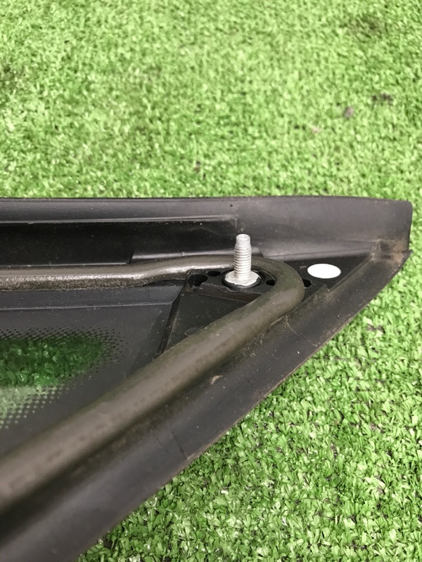 Стекло глухое VOLKSWAGEN Touran 2011 1T3