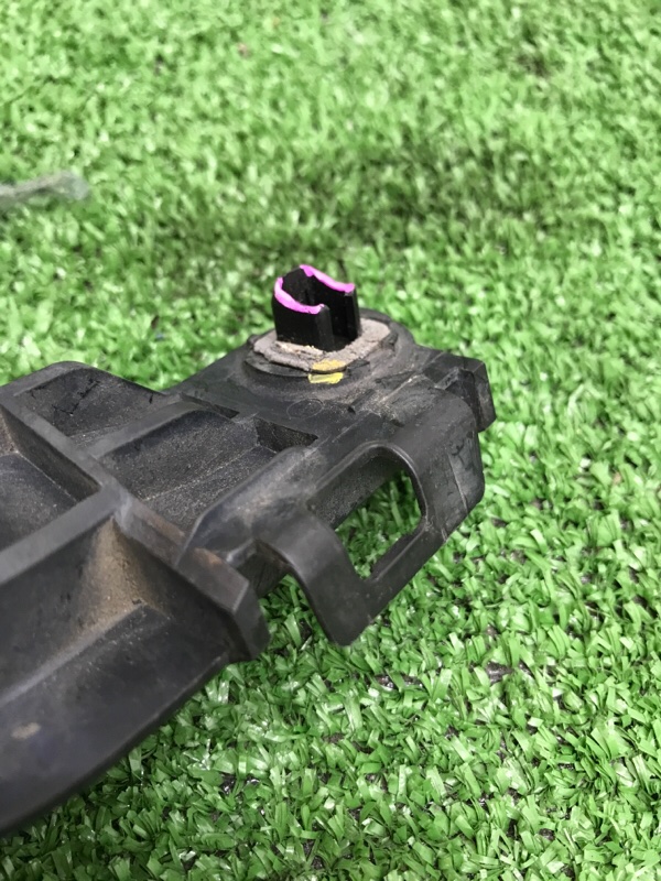 Кронштейн бампера Toyota AVENSIS 2012 ZRT272