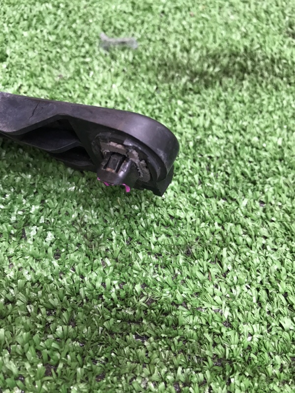 Кронштейн бампера Toyota AVENSIS 2012 ZRT272