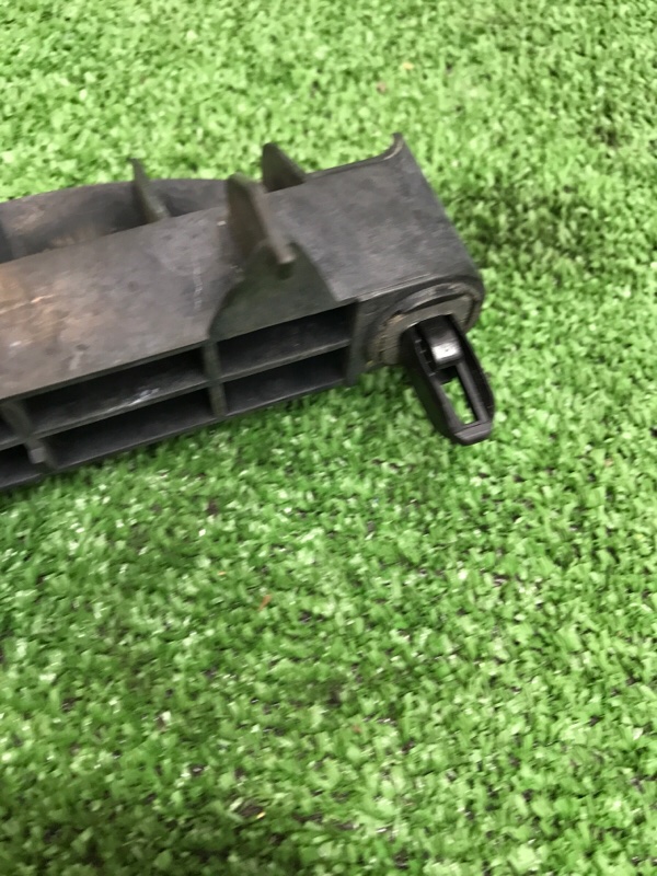 Кронштейн бампера Toyota AVENSIS 2012 ZRT272