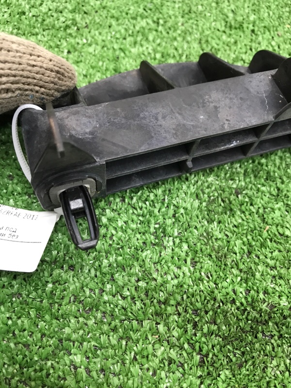 Кронштейн бампера Toyota AVENSIS 2012 ZRT272