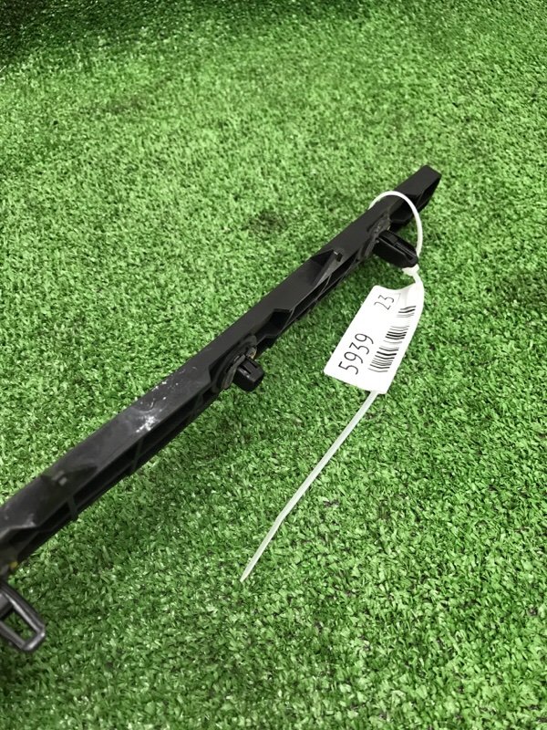 Кронштейн бампера Toyota AVENSIS 2012 ZRT272