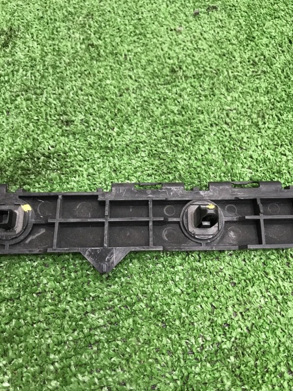 Кронштейн бампера Toyota AVENSIS 2012 ZRT272