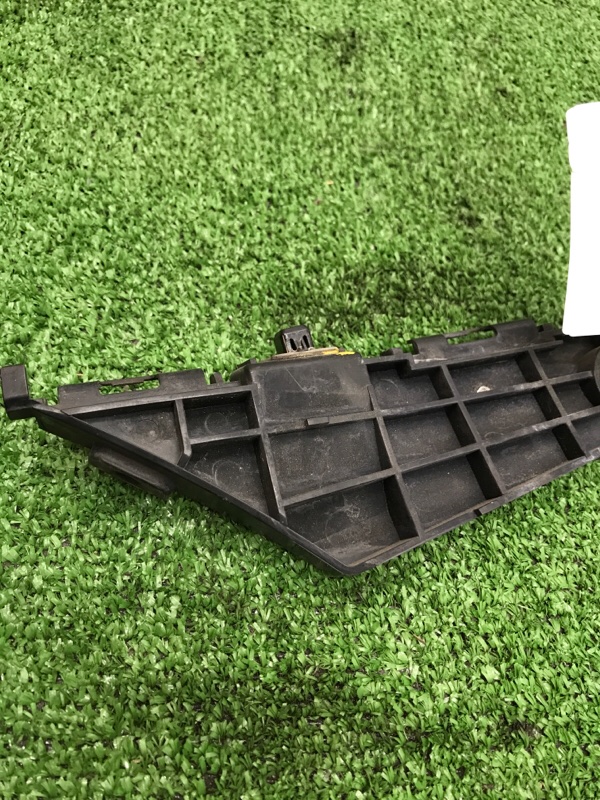 Кронштейн бампера Toyota AVENSIS 2012 ZRT272