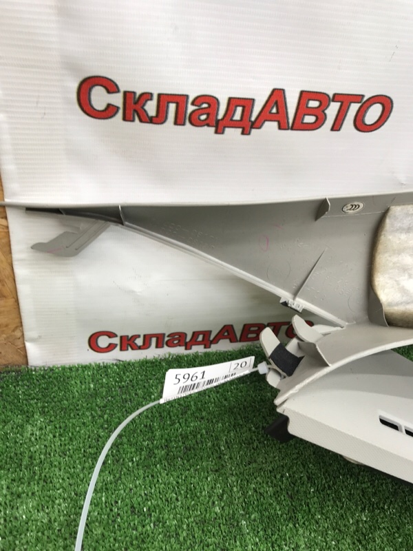 Накладка стойки лобового стекла Toyota Estima 2008 ACR50W