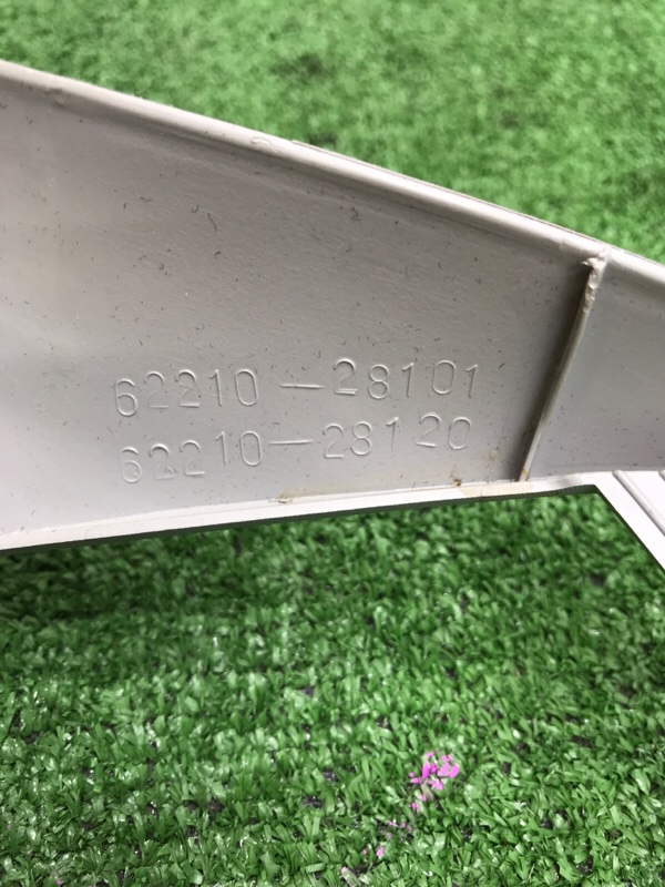 Накладка стойки лобового стекла Toyota Estima 2008 ACR50W