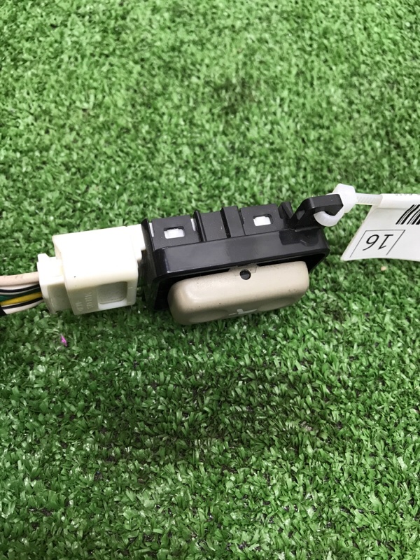 Кнопка регулировки сиденья Toyota Camry 2006 ACV40