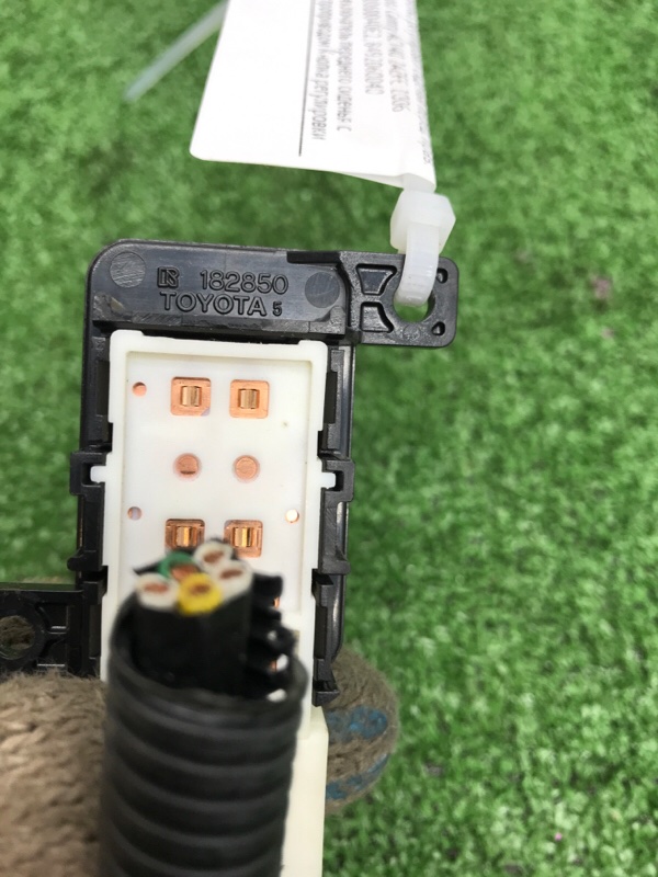 Кнопка регулировки сиденья Toyota Camry 2006 ACV40