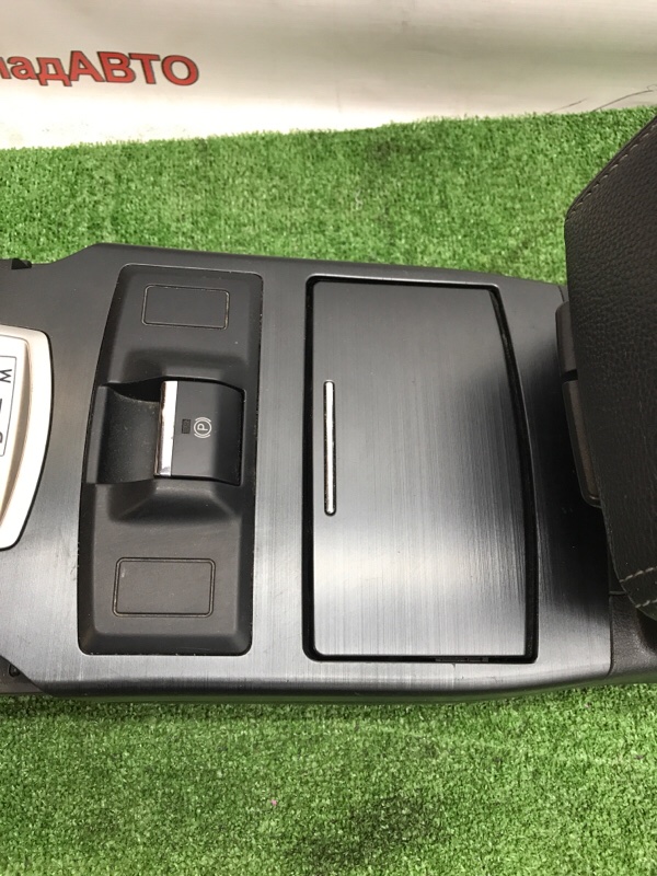 Подлокотник Subaru Outback 2013 BRM