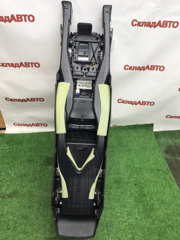 Подлокотник Subaru Outback 2013 BRM