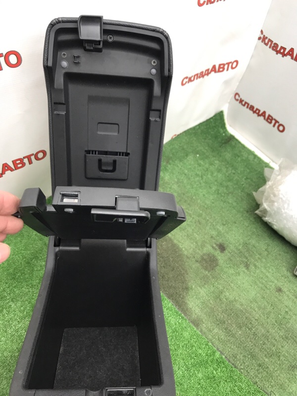 Подлокотник Subaru Outback 2013 BRM