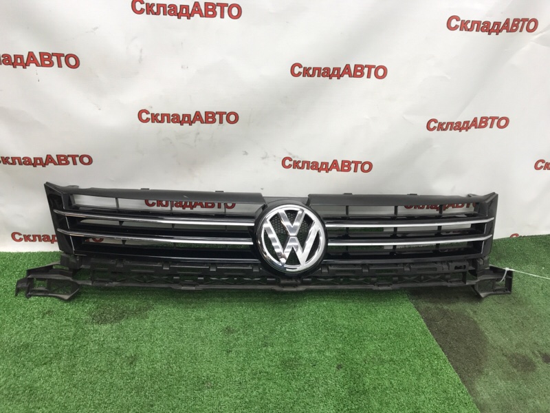 Решетка радиатора VOLKSWAGEN Touran 2011 1T3