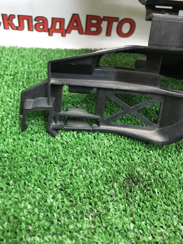 Решетка радиатора VOLKSWAGEN Touran 2011 1T3