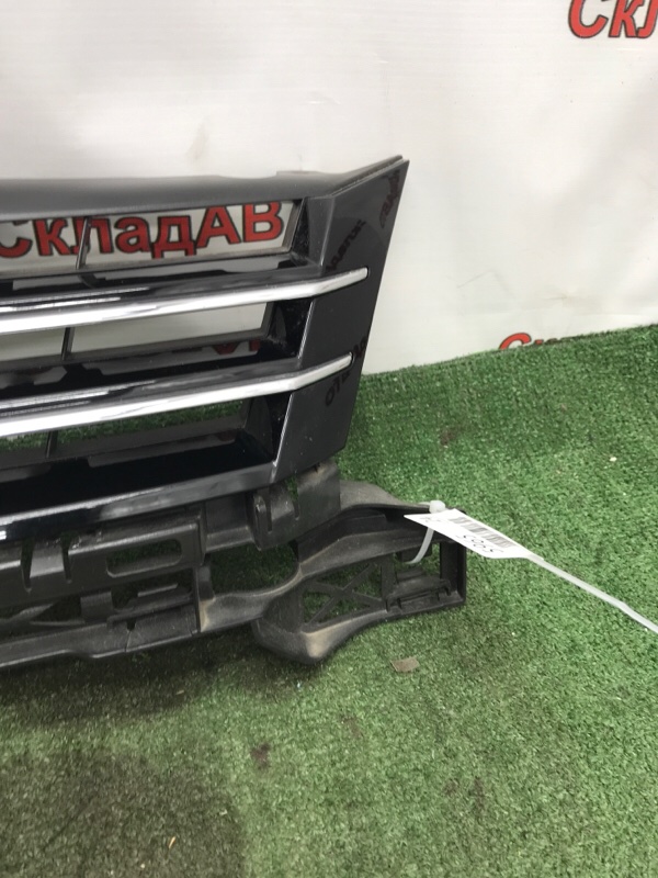 Решетка радиатора VOLKSWAGEN Touran 2011 1T3