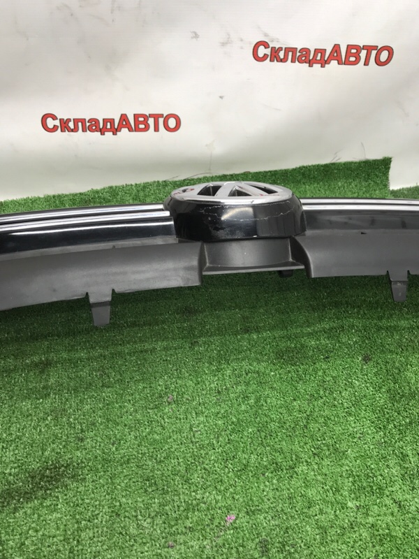 Решетка радиатора VOLKSWAGEN Touran 2011 1T3