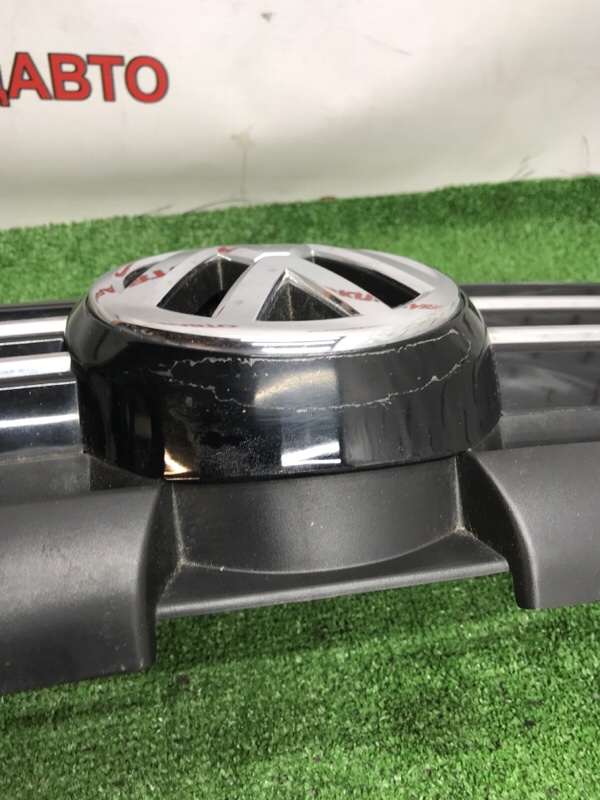 Решетка радиатора VOLKSWAGEN Touran 2011 1T3