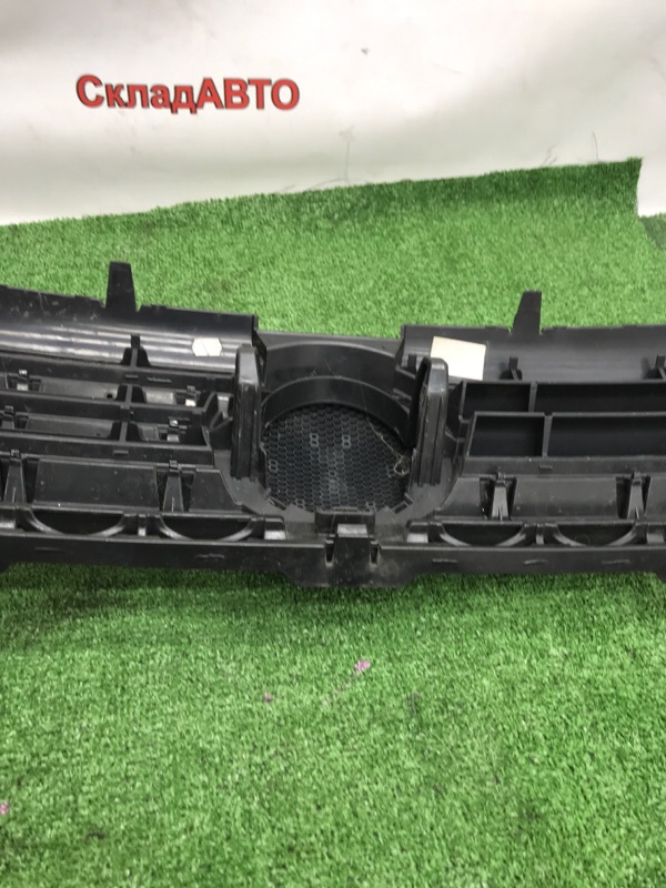 Решетка радиатора VOLKSWAGEN Touran 2011 1T3