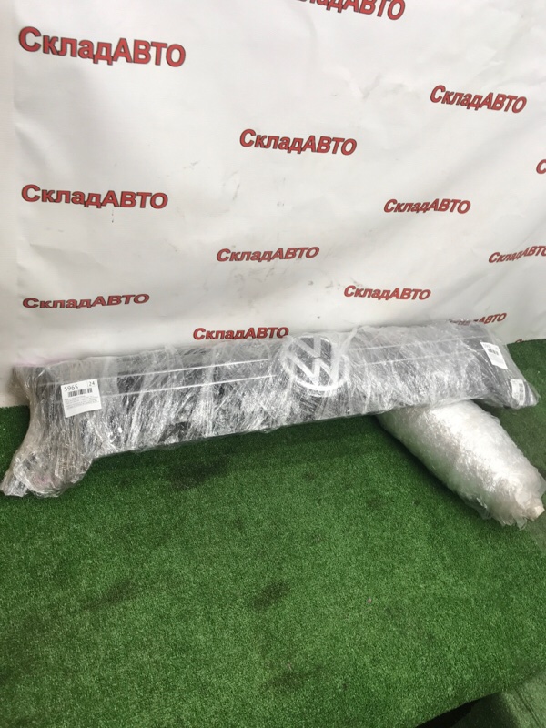 Решетка радиатора VOLKSWAGEN Touran 2011 1T3