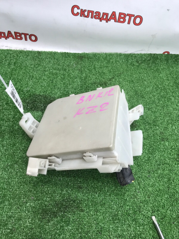 Блок предохранителей под капот NISSAN March 2009 BNK12