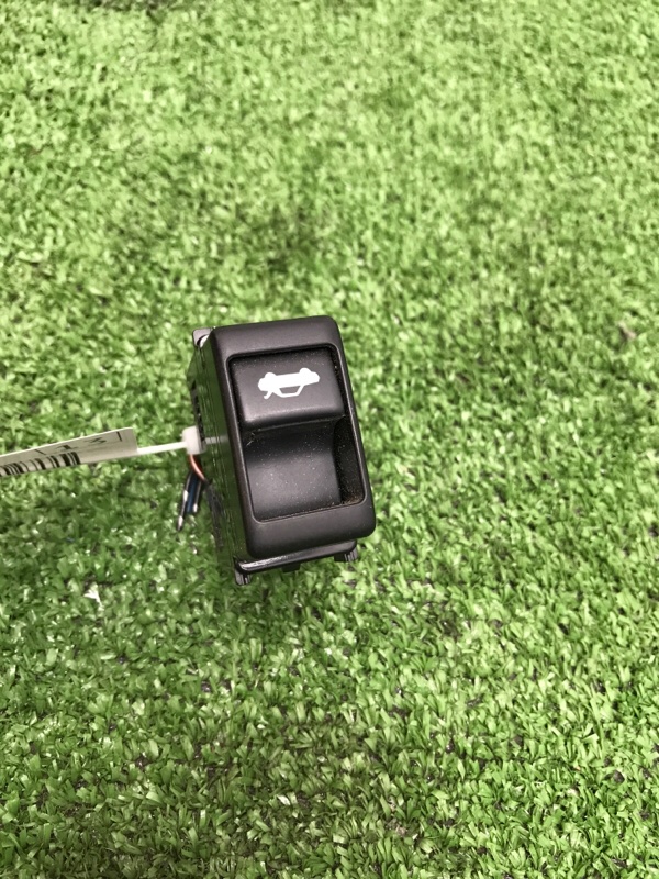 Кнопка открывания багажника NISSAN TEANA 2008 J32