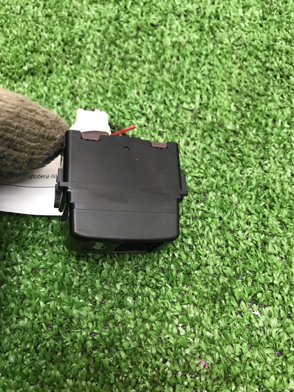 Кнопка открывания багажника NISSAN TEANA 2008 J32