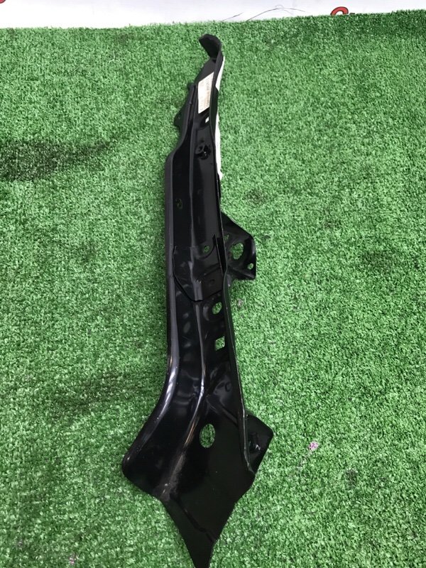 Рамка радиатора Toyota RAV4 2005-2012