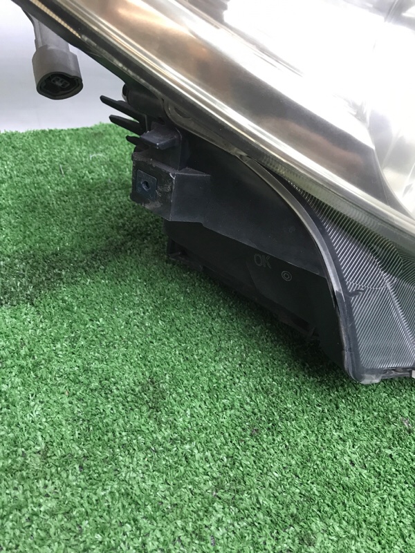 Фара ксеноновая Toyota Estima 2008 ACR50W