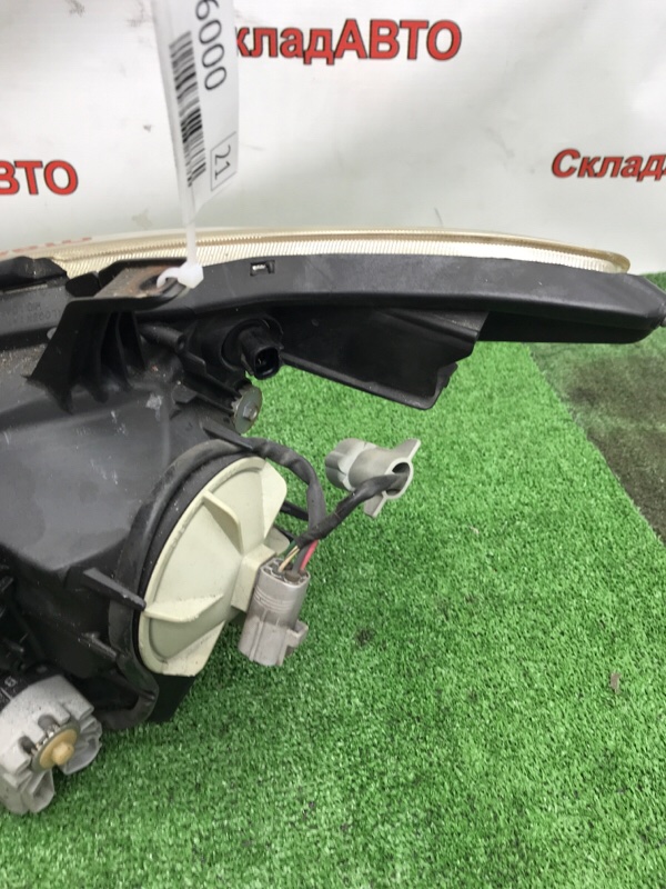 Фара ксеноновая Toyota Estima 2008 ACR50W