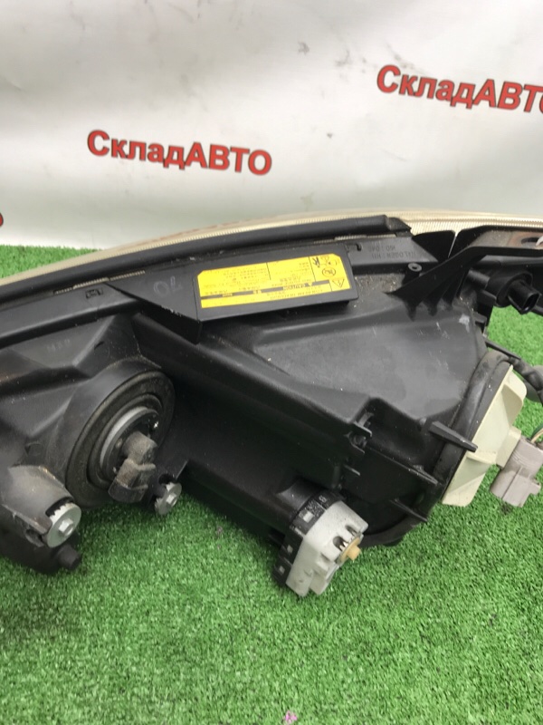 Фара ксеноновая Toyota Estima 2008 ACR50W