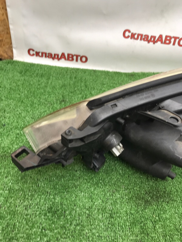 Фара ксеноновая Toyota Estima 2008 ACR50W