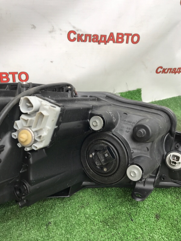 Фара ксеноновая Toyota Estima 2008 ACR50W