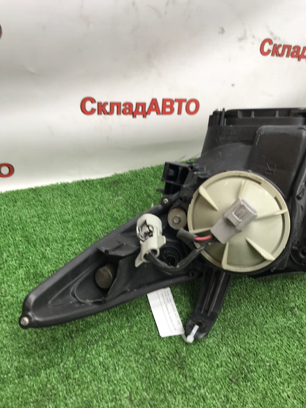 Фара ксеноновая Toyota Estima 2008 ACR50W