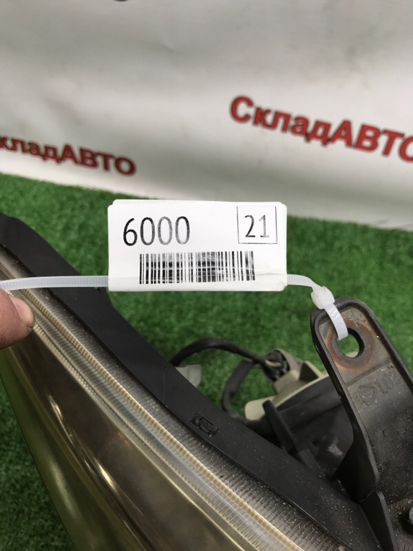 Фара ксеноновая Toyota Estima 2008 ACR50W