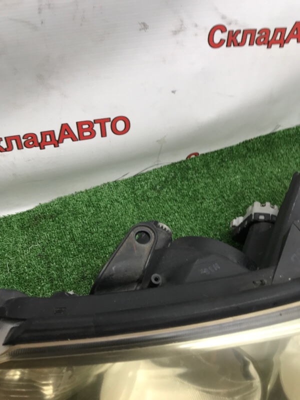 Фара ксеноновая Toyota Estima 2008 ACR50W