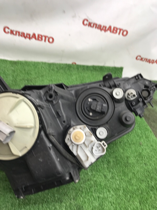 Фара ксеноновая Toyota Estima 2008 ACR50W