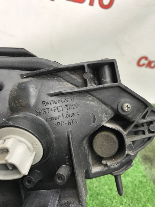 Фара ксеноновая Toyota Estima 2008 ACR50W