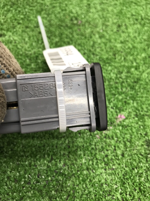 Кнопка включения полного привода Toyota Estima 2003 ACR40W