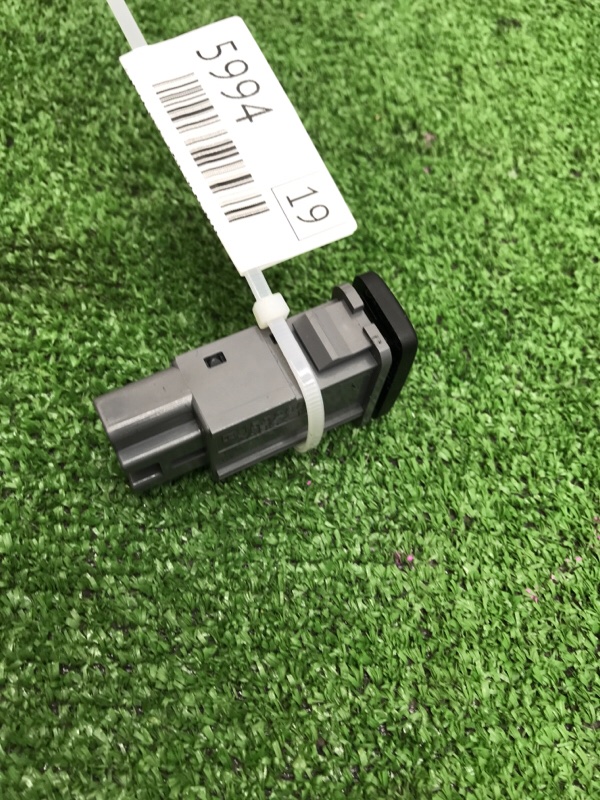 Кнопка включения полного привода Toyota Estima 2003 ACR40W