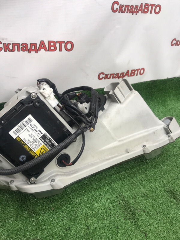 Фара ксеноновая Toyota Camry 2006 ACV40