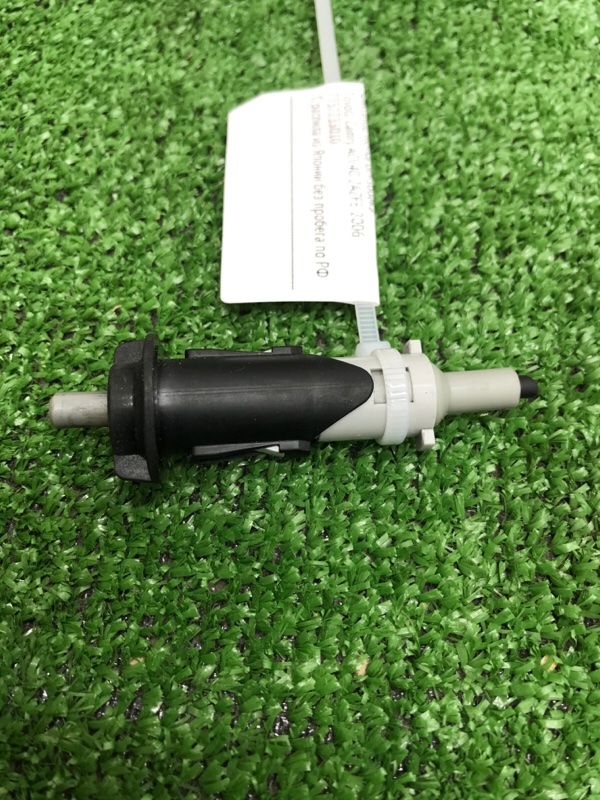 Фиксатор лючка бензобака Toyota Camry 2006 ACV40