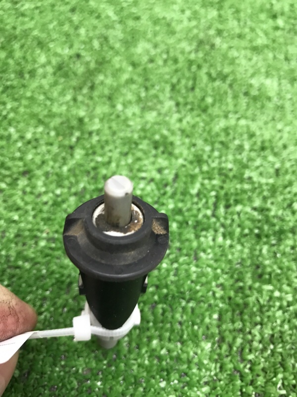 Фиксатор лючка бензобака Toyota Camry 2006 ACV40