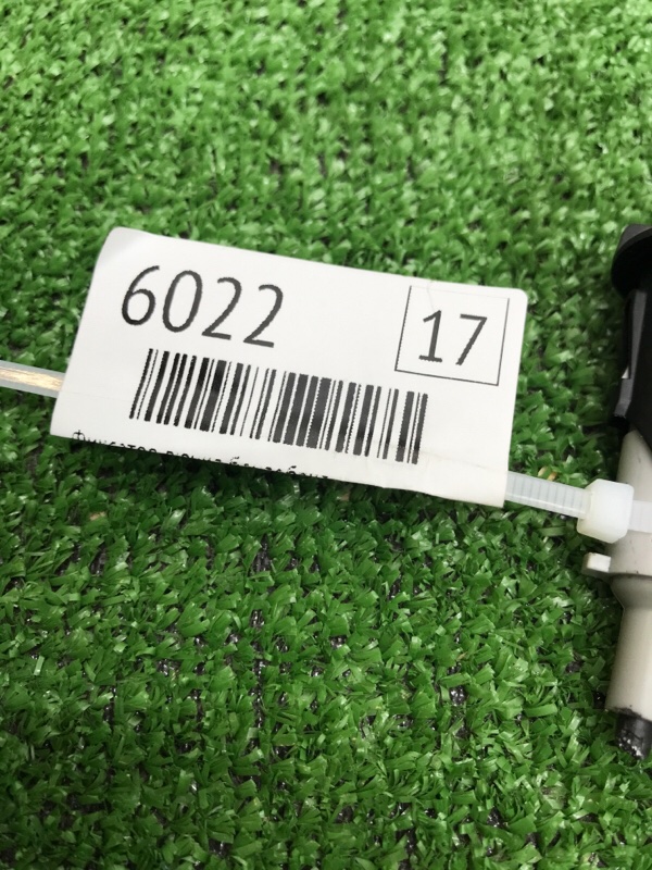 Фиксатор лючка бензобака Toyota Camry 2006 ACV40