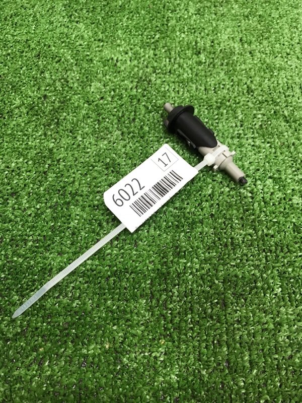 Фиксатор лючка бензобака Toyota Camry 2006 ACV40