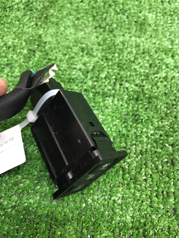 Кнопка обогрева сидений Toyota Camry 2006 ACV40