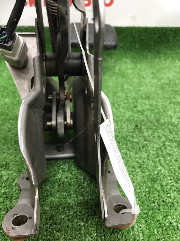 Педаль тормоза Toyota Estima 2008 ACR50W