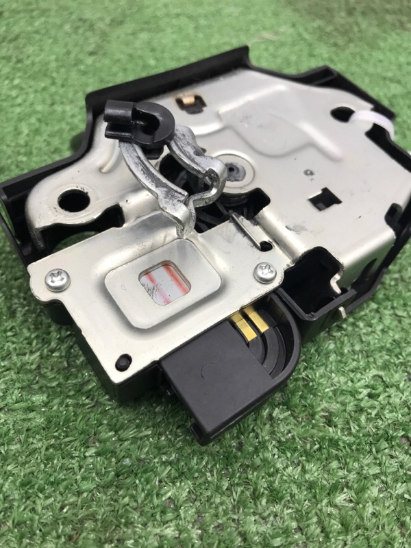 Замок крышки багажника Toyota Camry 2006 ACV40